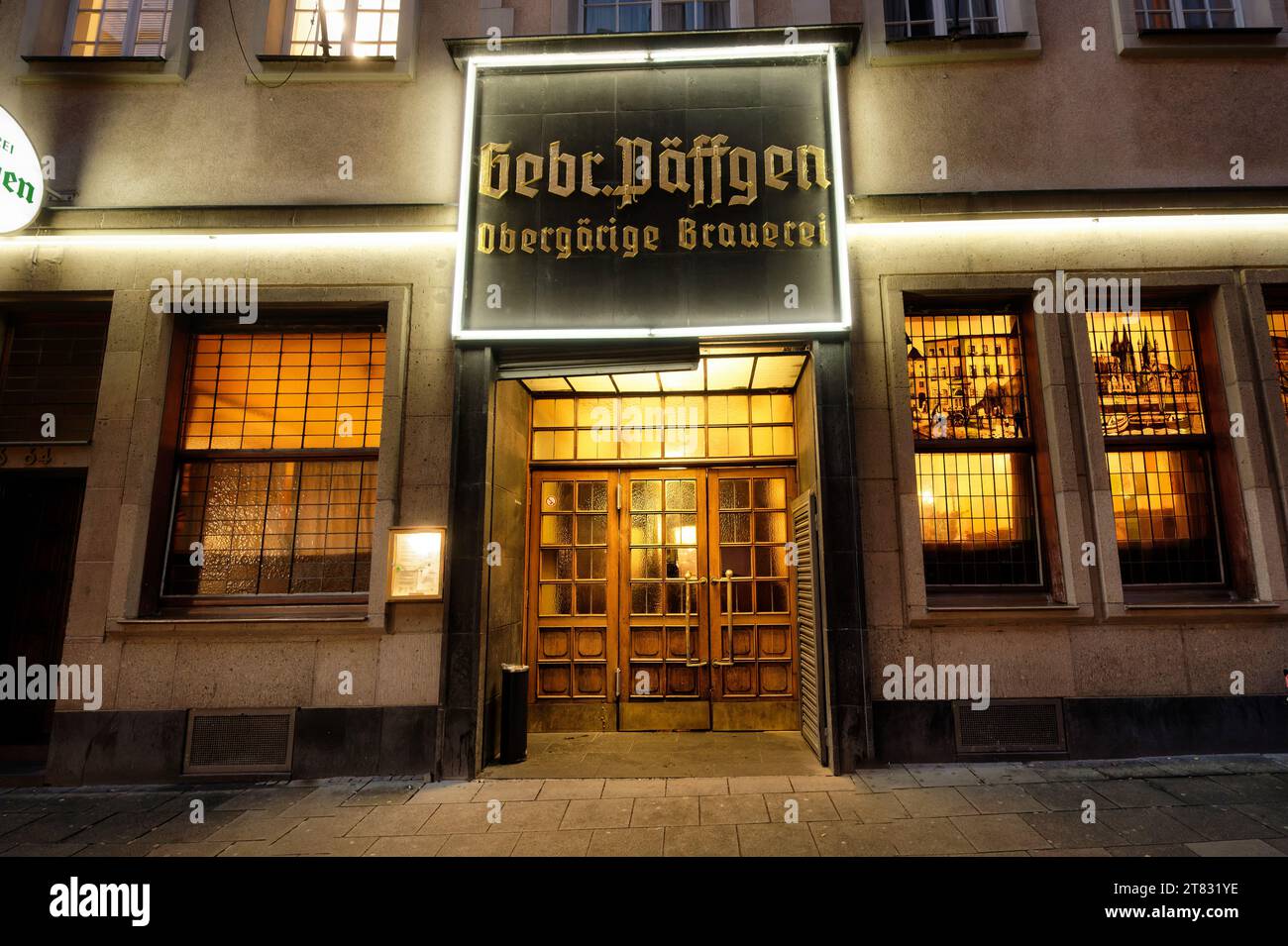 Cologne, Allemagne novembre 17 2023 : brasserie et pub traditionnels Päffgen dans le quartier Friesenviertel de Cologne Banque D'Images