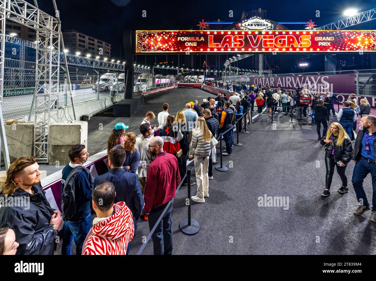 Las Vegas, Nevada - 17 novembre 2023 : ambiance de l'intérieur du paddock au Heineken Silver Las Vegas Grand Prix au Las Vegas Strip circuit. Crédit : Nick Paruch / Alamy Live News Banque D'Images