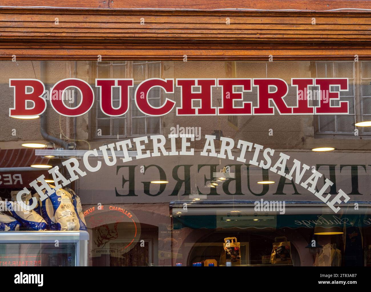 Cluny, France - 14 octobre 2023 : charcuterie artisanale - boucherie et boucherie française Banque D'Images