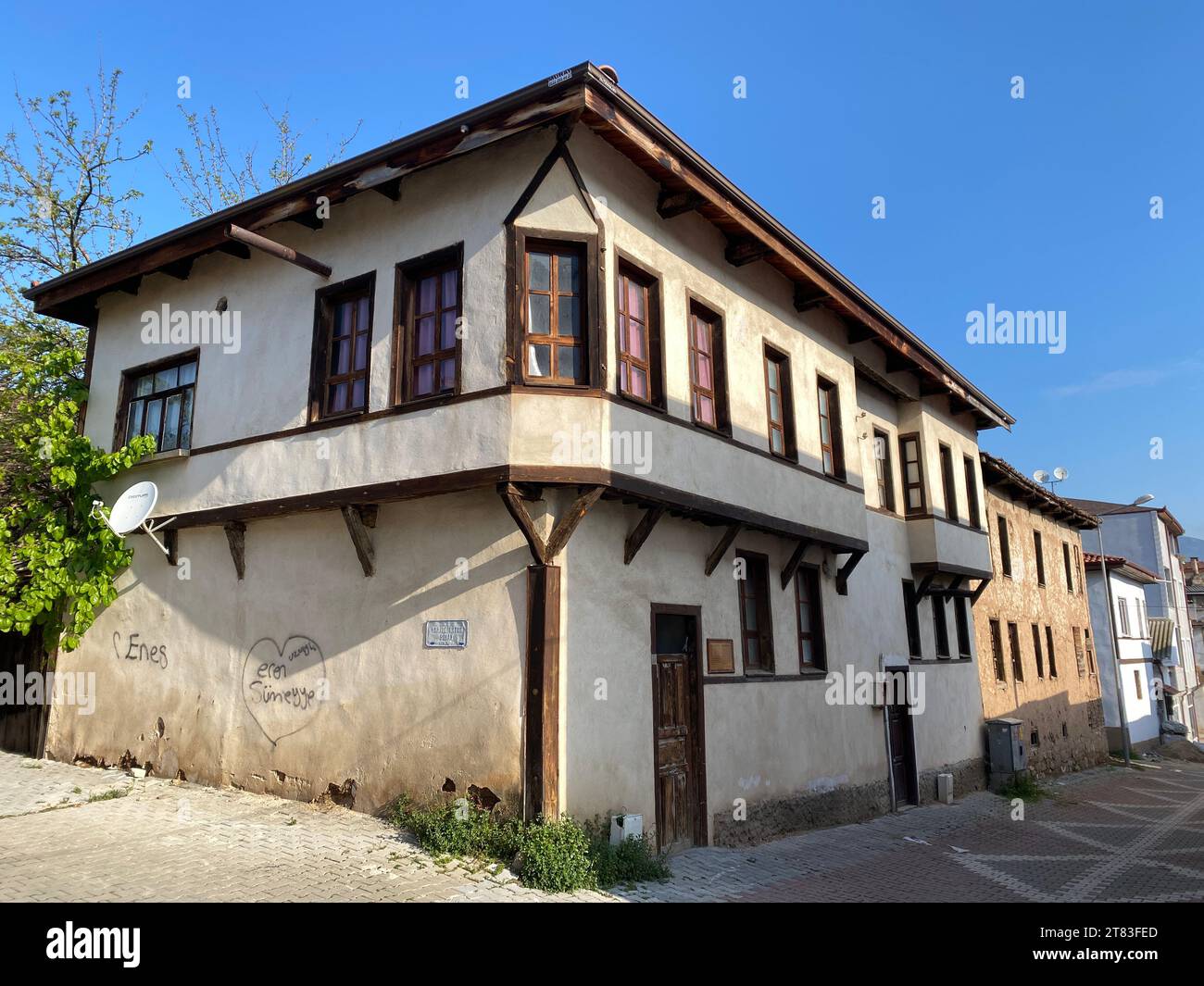 Osmaneli est une vieille ville située à Bilecik, en Turquie. Il a des maisons historiques, des églises et des mosquées. Banque D'Images