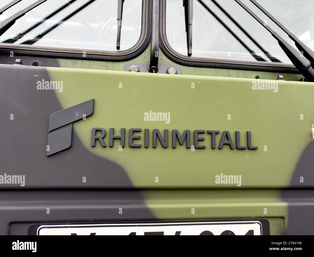Bavière, Allemagne - novembre 14 : logo Rheinmetall sur un véhicule de la Bundeswehr allemande *** Rheinmetall logo auf einem Fahrzeug der deutschen Bundeswehr crédit : Imago/Alamy Live News Banque D'Images