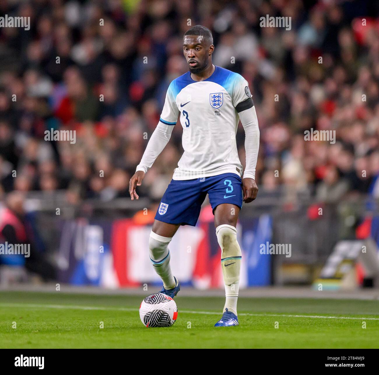 17 novembre 2023 - Angleterre - Malte - qualification Euro 2024 - Wembley. L'Anglais Fikayo Tomori lors de la qualification pour l'Euro 2024 contre Malte. Photo : Mark pain / Alamy Live News Banque D'Images