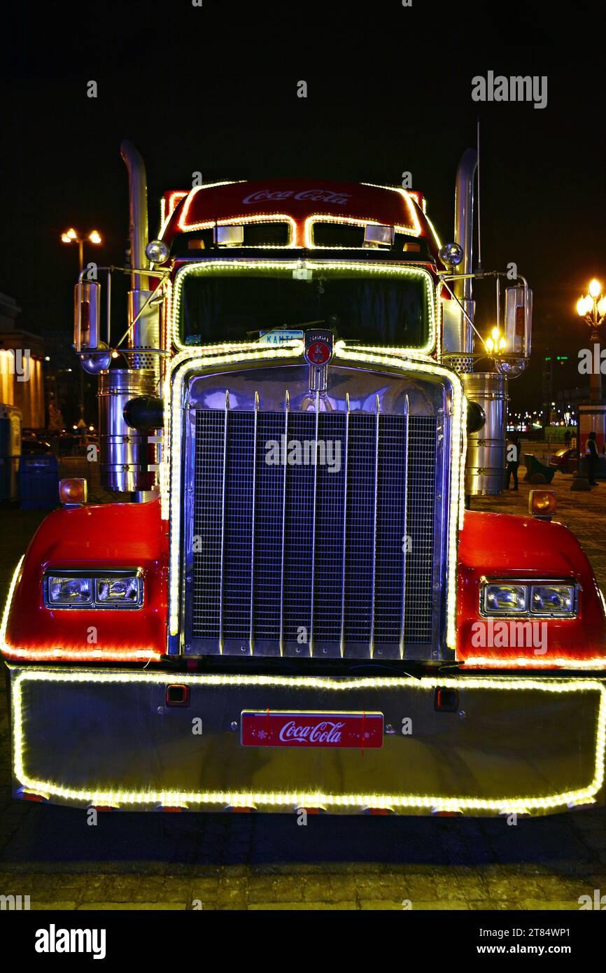 Varsovie, Pologne. 13 janvier 2018. Coca Cola Truck la campagne de charité du Grand Orchestre de charité de Noël. Jurek Owsiak. Banque D'Images