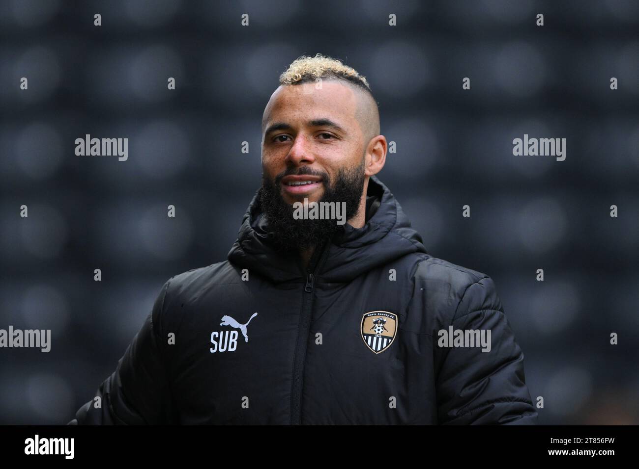 John Bostock de Notts County est ravi après une victoire de 4-2 lors du match de Sky Bet League 2 entre Notts County et Bradford City à Meadow Lane, Nottingham le samedi 18 novembre 2023. (Photo : Jon Hobley | MI News) crédit : MI News & Sport / Alamy Live News Banque D'Images