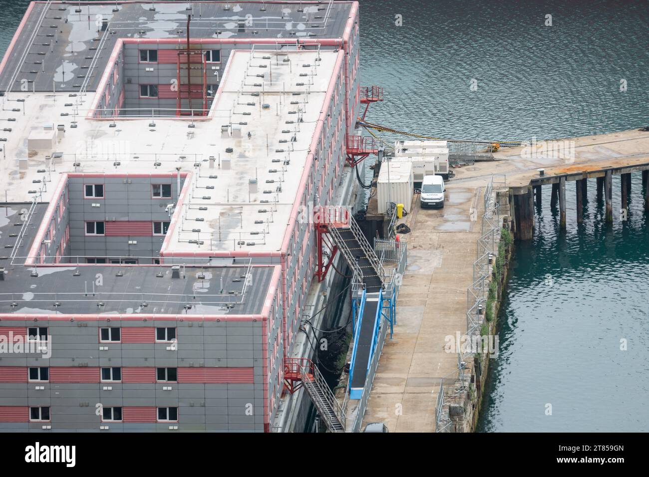 Bibby Stockholm au port de Portland en 2023. Banque D'Images