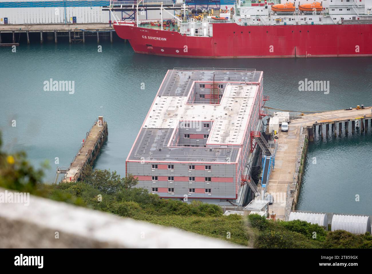 Bibby Stockholm au port de Portland en 2023. Banque D'Images