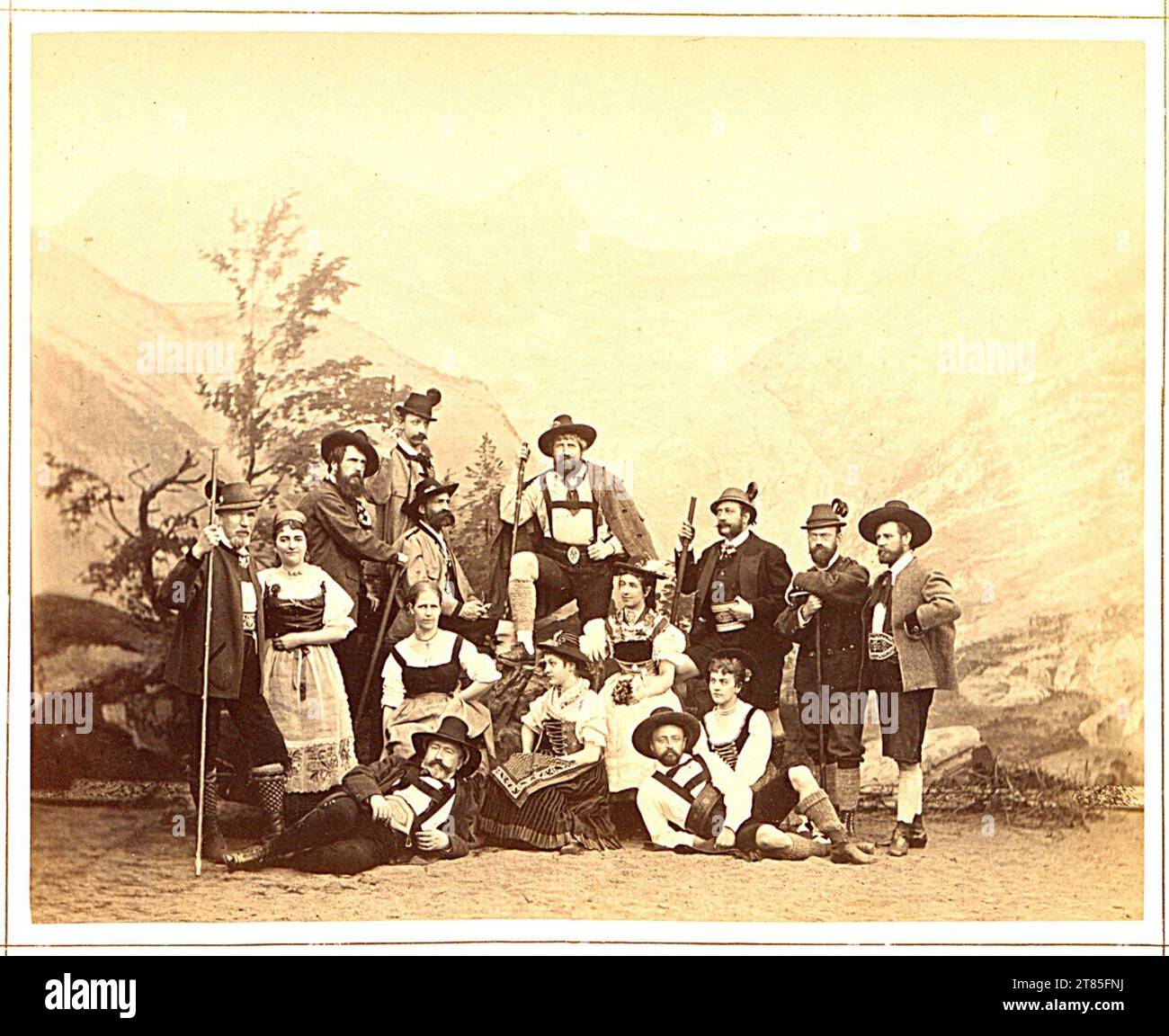 Heinrich (Jindrich) Eckert (Jindrich) scènes d'une performance lors de la soirée du festival du Club alpin allemand et autrichien, section Prague. Papier albumine, sur la boîte 1880, 1880 Banque D'Images