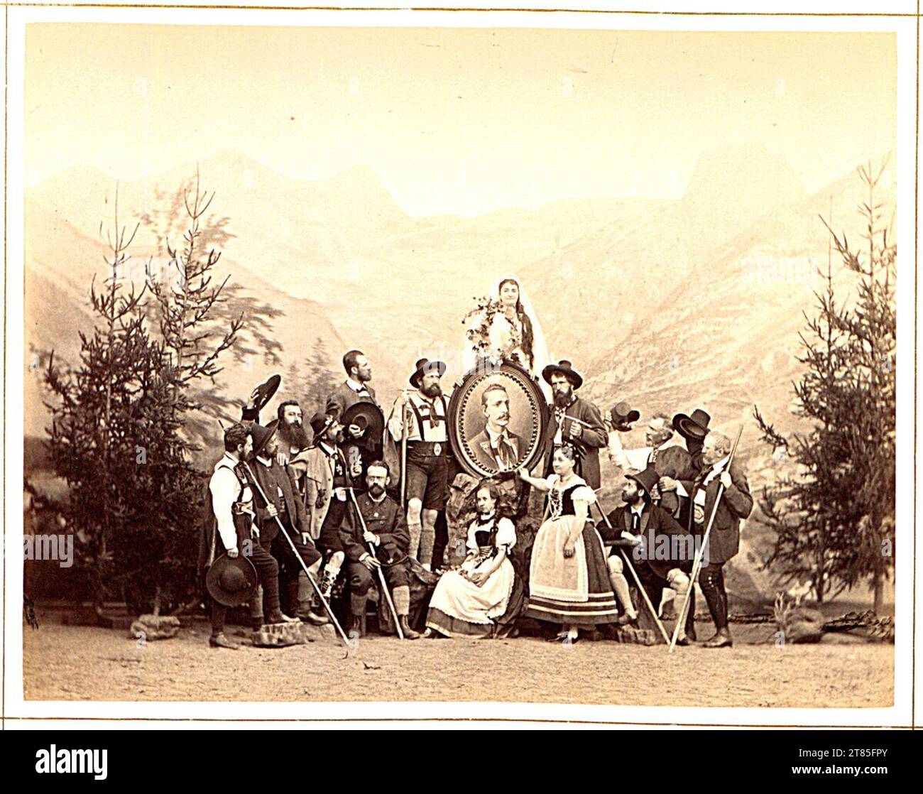 Heinrich (Jindrich) Eckert (Jindrich) scènes d'une performance lors de la soirée du festival du Club alpin allemand et autrichien, section Prague. Papier albumine, sur la boîte 1880, 1880 Banque D'Images