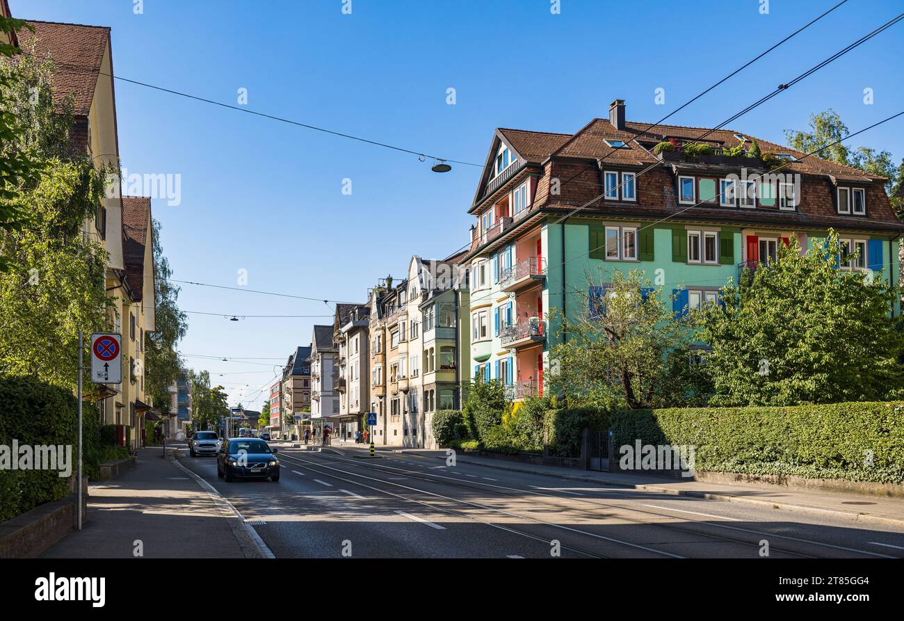 Stadt Zürich Blick stadtauswärts entlang der Winterthurerstrasse im Zürcher Stadtkreis 6. Zürich, Schweiz, 26.06.2022 *** ville de Zurich Voir hors de la ville le long de la Winterthurerstrasse dans le district de Zurich 6 Zurich, Suisse, 26 06 2022 Credit : Imago/Alamy Live News Banque D'Images