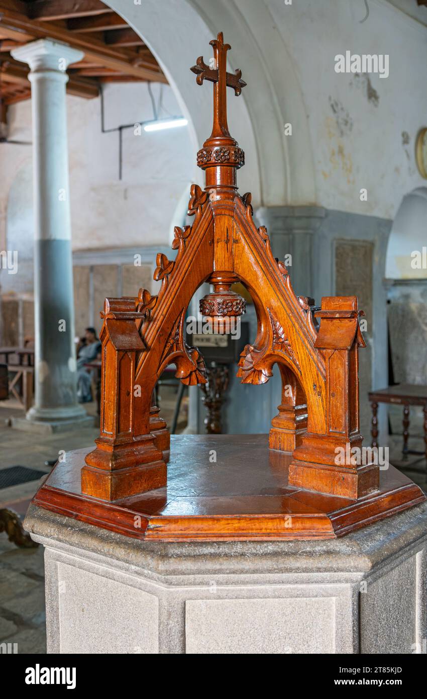 Intérieur de l'église Saint François, fort Kochi, Cochin, Kerala, Inde Banque D'Images