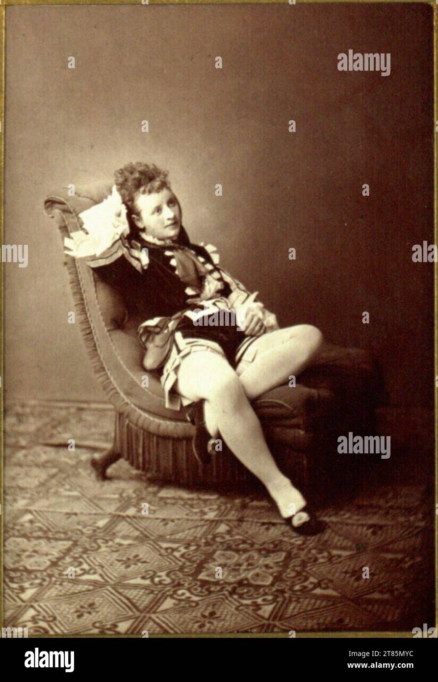 Carl Mahlknecht actrice dans le rôle des hommes avec des pantalons et des collants espagnols. Papier albumine, sur le format boîte / armoire autour de 1885 ? Banque D'Images