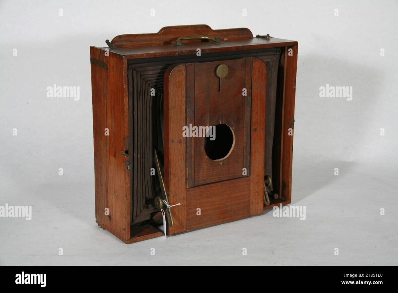 Nikolaus Johann Kuss jun. Caméra de voyage - 24 x 30 cm (de la propriété de Nikolaus Kuss). Wood 1860-1890, 1860/1890 Banque D'Images