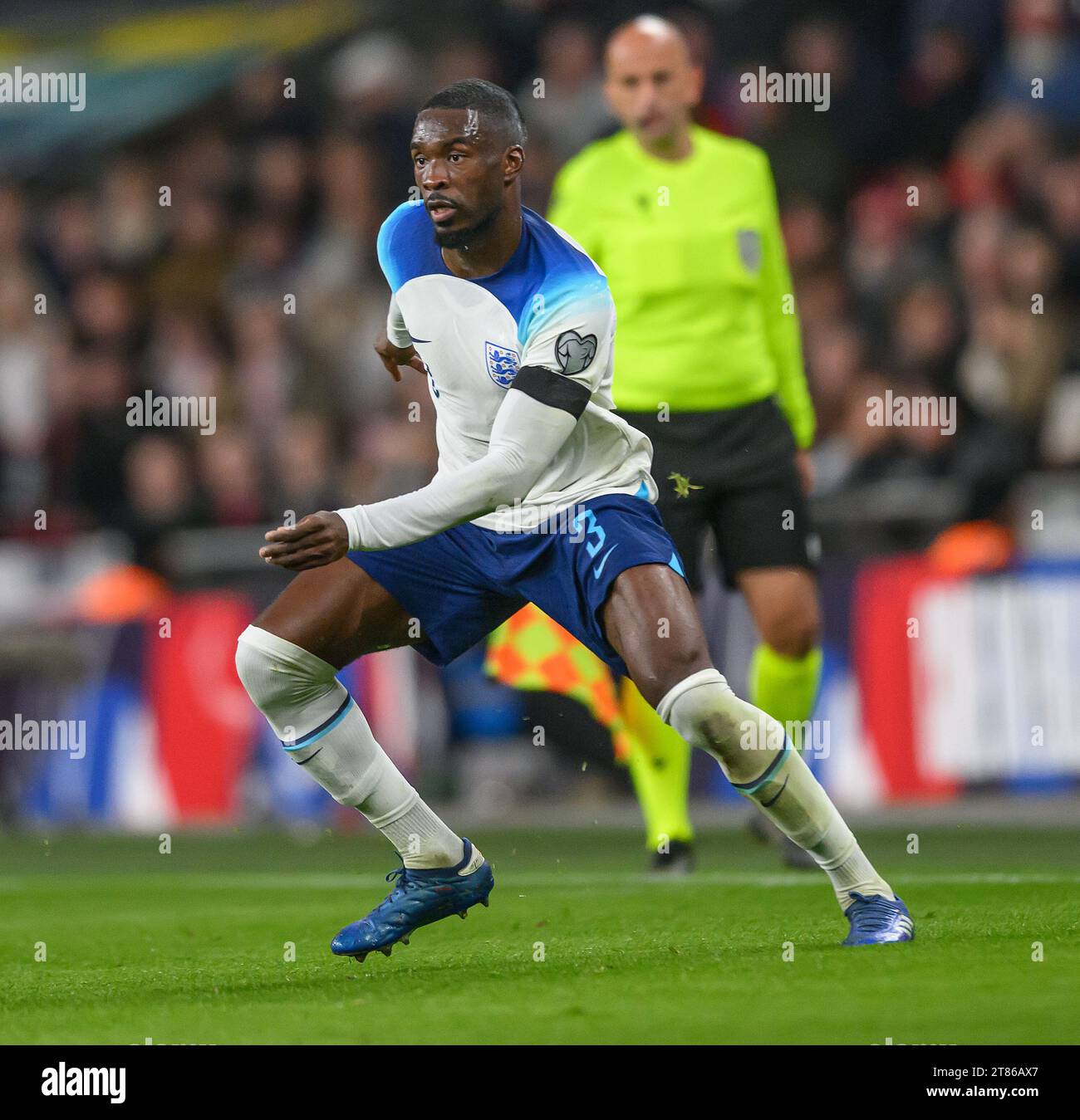 17 novembre 2023 - Angleterre - Malte - qualification Euro 2024 - Wembley. L'Anglais Fikayo Tomori lors de la qualification pour l'Euro 2024 contre Malte. Photo : Mark pain / Alamy Live News Banque D'Images