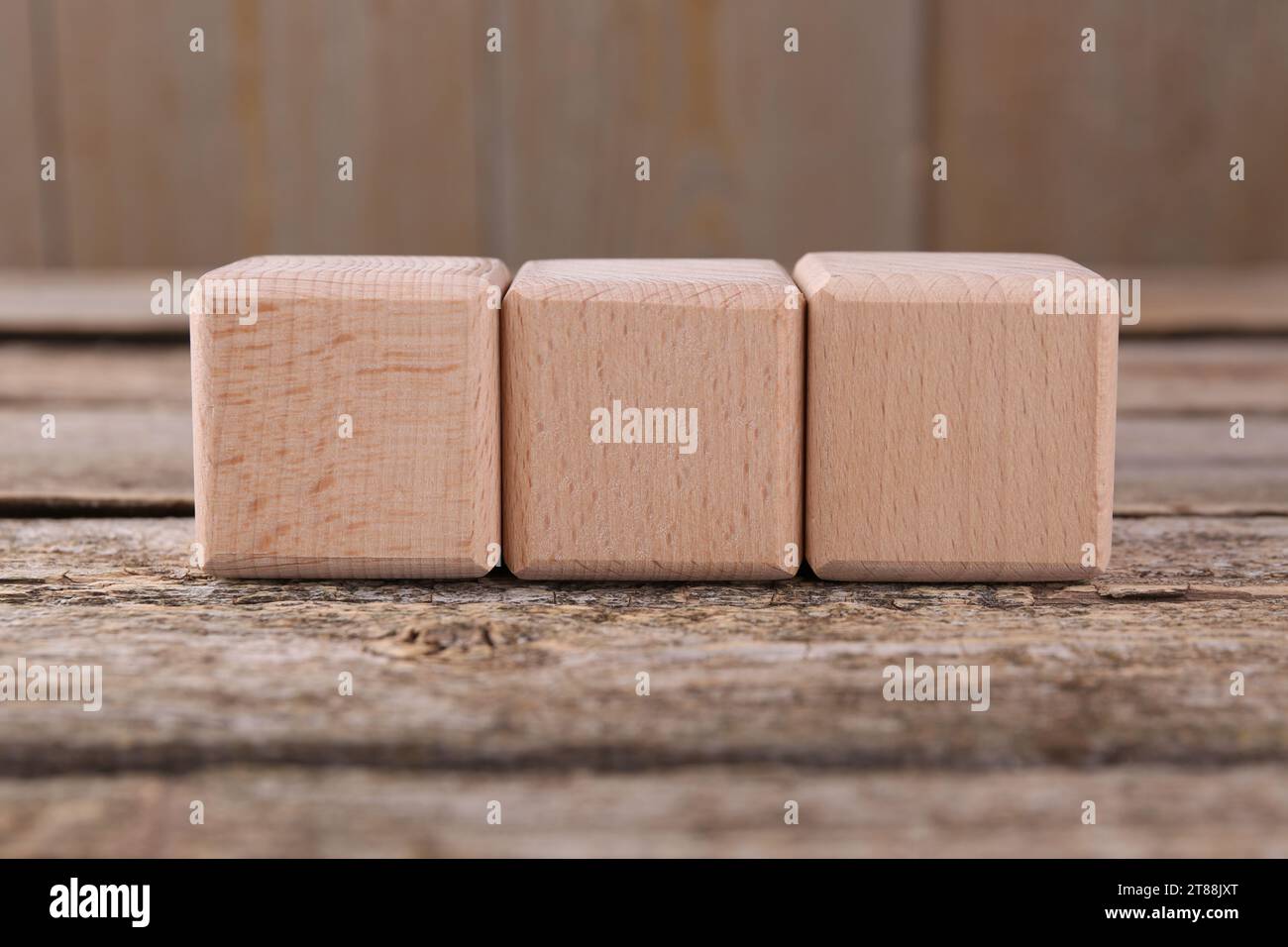 Organisation internationale de normalisation. Cubes avec l'abréviation ISO sur la table en bois Banque D'Images