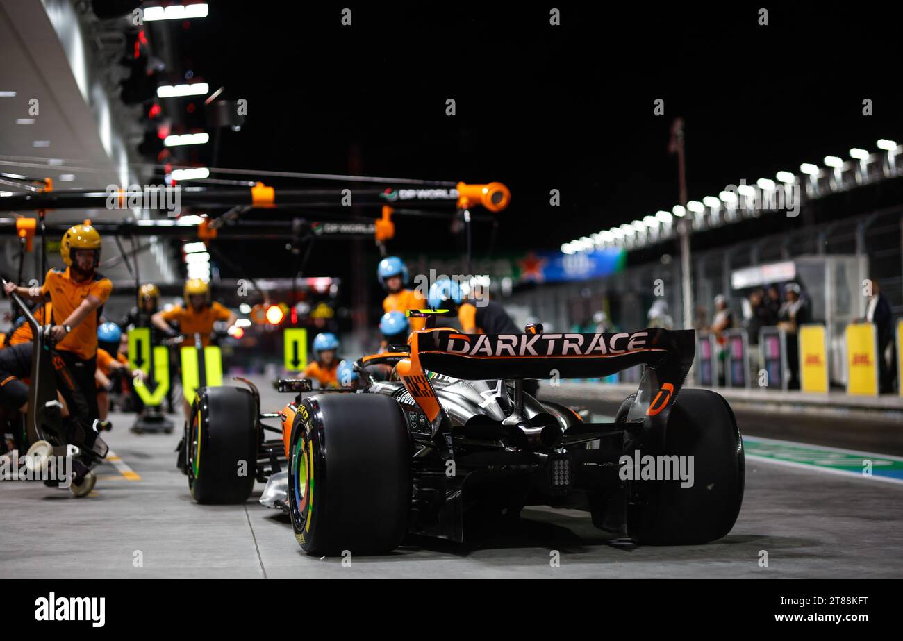 Las Vegas, États Unis. 18 novembre 2023. 04 NORRIS Lando (gbr), McLaren F1 Team MCL60, action lors du Grand Prix Heineken Silver Las Vegas 2023 de Formule 1, 21e manche du Championnat du monde de Formule 1 2023 du 17 au 19 novembre 2023 sur le circuit Strip de Las Vegas, à Las Vegas, USA - photo DPPI crédit : DPPI Media/Alamy Live News Banque D'Images