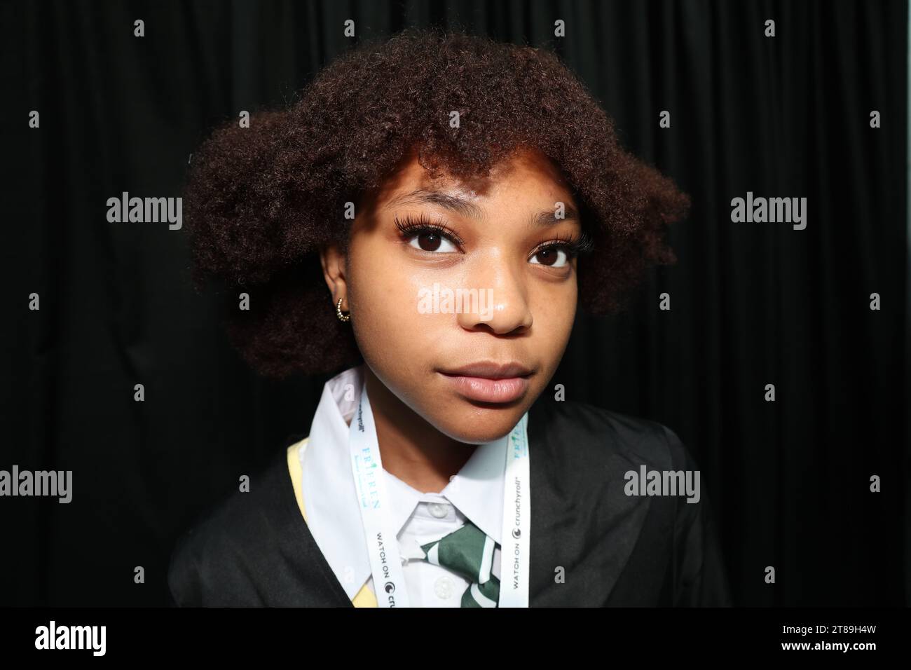 New York, États-Unis. 18 novembre 2023. La cosplayer Alana du New Jersey est habillée en Maka de Soul Eater pour l'Anime NYC 2023 au Jacob Javits Center le 18 octobre 2023 à New York. (Photo : Gordon Donovan) (photo : Gordon Donovan/NurPhoto) crédit : NurPhoto SRL/Alamy Live News Banque D'Images