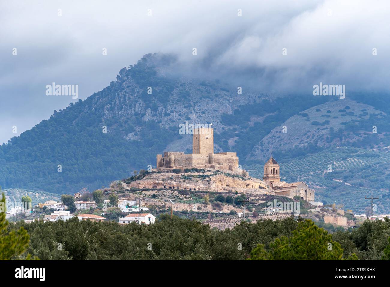 Château d'Alcaudete, Jaén, construit par les Arabes sur une fortification romaine. Banque D'Images