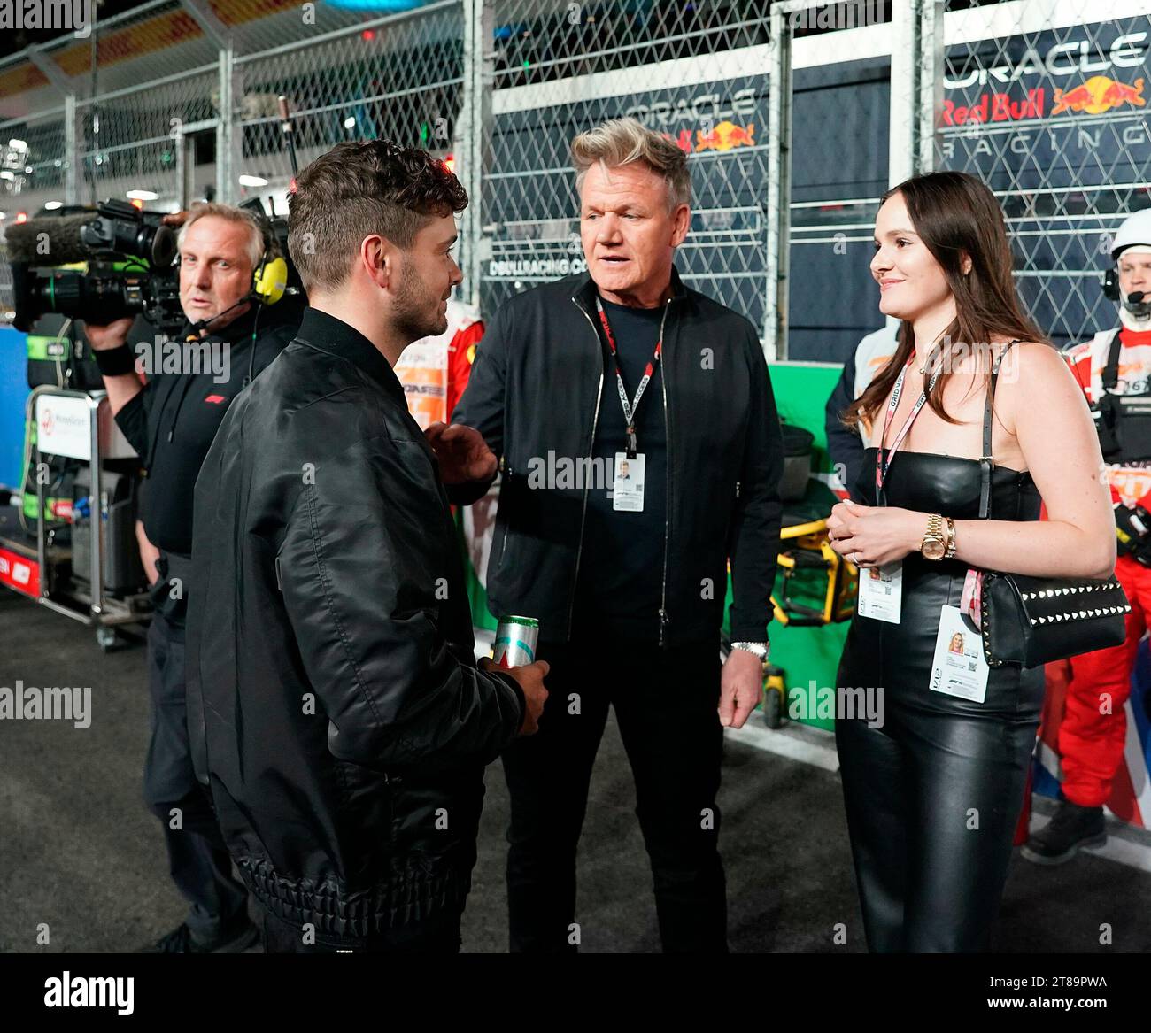 Las Vegas, Vereinigte Staaten. 18 novembre 2023. 18 novembre 2023, Las Vegas Street circuit, Las Vegas, FORMULE 1 HEINEKEN SILVER LAS VEGAS GRAND PRIX 2023, dans l'image DJ Martin Garrix et chef de la télévision Gordon Ramsey Credit : dpa/Alamy Live News Banque D'Images