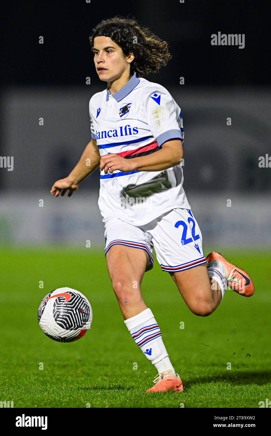 Milan, Italie. 18 novembre 2023. Milan, Italie, 18.11.23 : Eva Schatzer (22 Sampdoria) lors du match féminin de Serie A entre l'AC Milan et Sampdoria au Vismara Sports Center à Milan, Italia Soccer (Cristiano Mazzi/SPP) crédit : SPP Sport Press photo. /Alamy Live News Banque D'Images