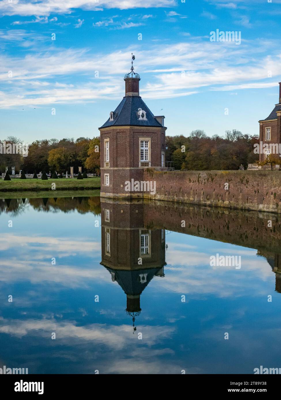 Palais dans la ville de Nordkirchen en Allemagne, vue de l'aile sud-est. Banque D'Images