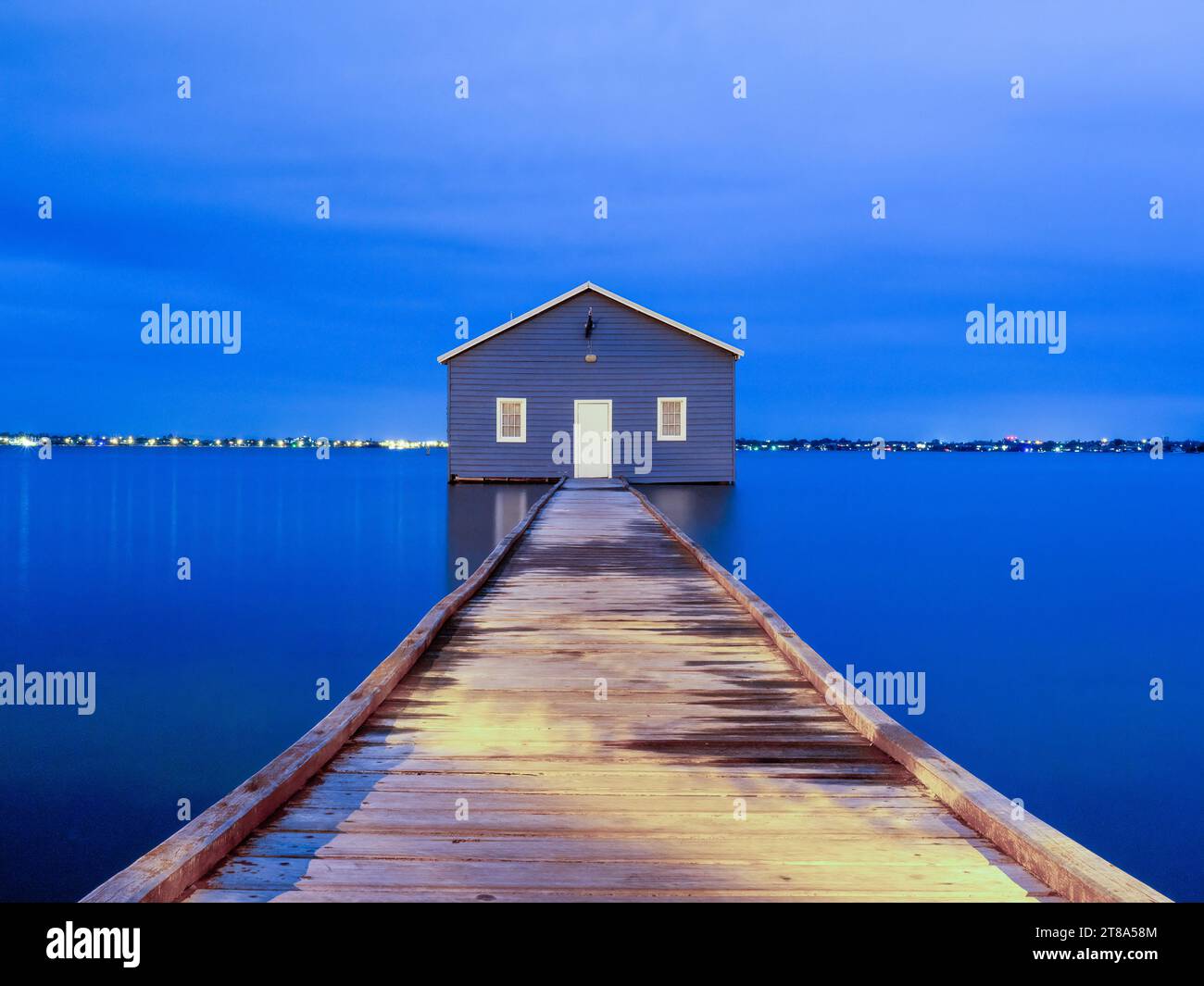 Blue Boat House la nuit, Perth, Australie occidentale Banque D'Images