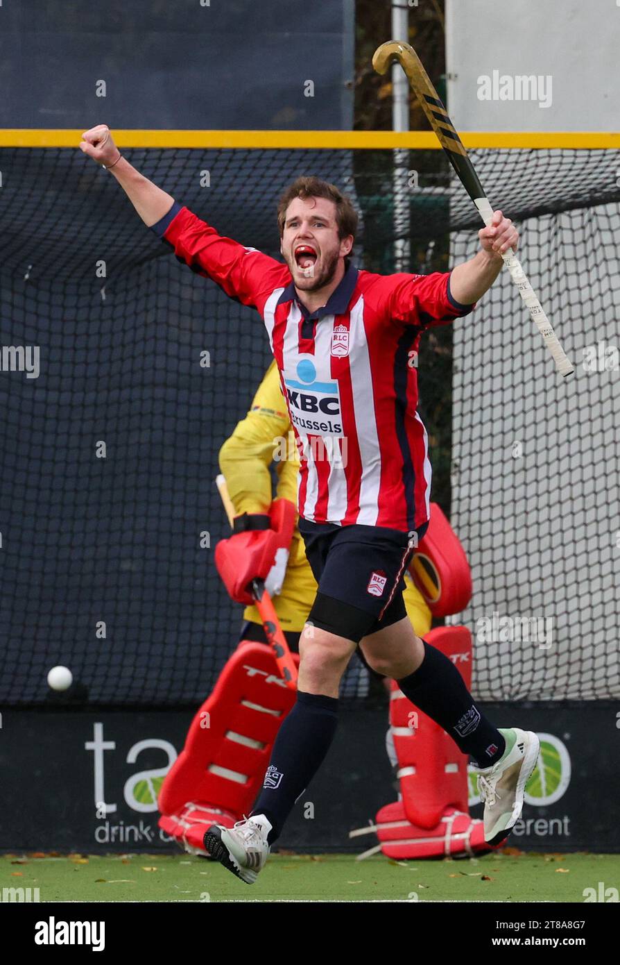 Bruxelles, Belgique. 19 novembre 2023. Tom Degroote de Leopold célèbre après avoir marqué lors d'un match de hockey entre le Royal Leopold Club et le Royal Racing Club Bruxelles, dimanche 19 novembre 2023, à Uccle/ Ukkel, Bruxelles, le jour 13 du championnat belge de hockey de première division. BELGA PHOTO VIRGINIE LEFOUR crédit : Belga News Agency/Alamy Live News Banque D'Images