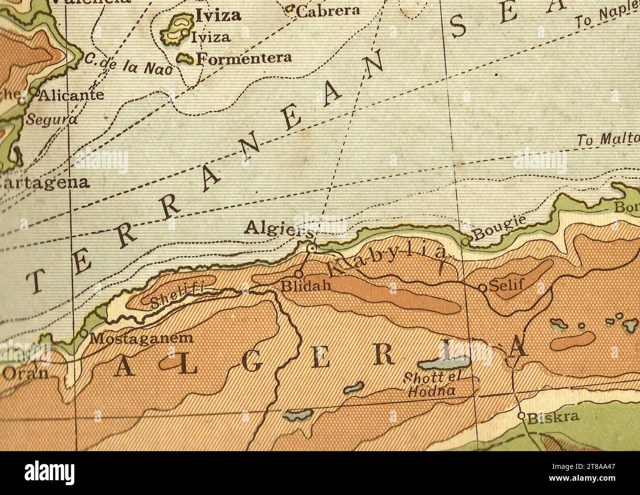 Carte géographique antique en sépia de l'Algérie et de la pointe sud de l'Espagne. Banque D'Images