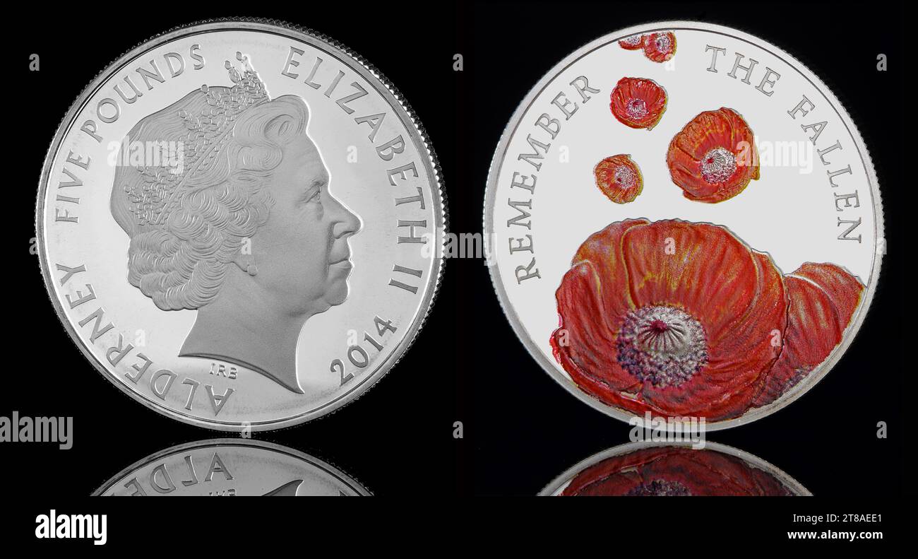 2014 pièce de 5 £ pour commémorer la fin de la première guerre mondiale. L'avers présente le portrait de la 4e pièce de monnaie de la reine Elizabeth II Banque D'Images