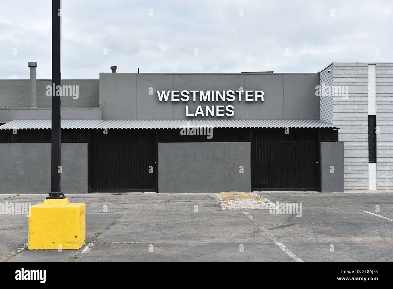 WESTMINSTER, CALIFORNIE - 25 octobre 2023 : Westminster Lanes Bowling Alley. Banque D'Images