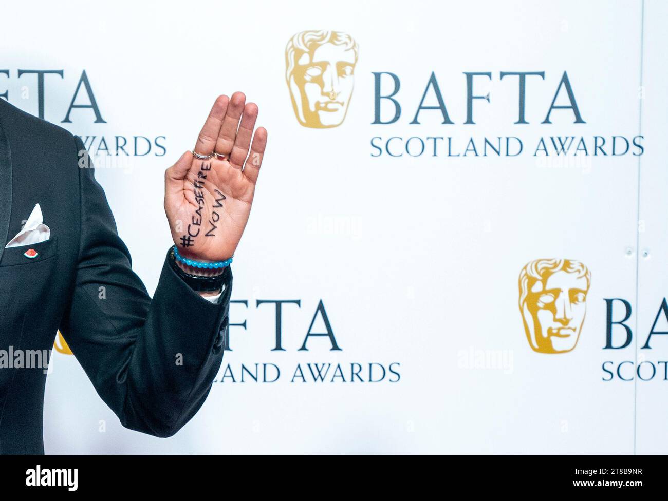 Amir El-Masry sur le tapis rouge lors de la cérémonie de remise des prix BAFTA Scotland au DoubleTree by Hilton Glasgow Central. Date de la photo : dimanche 19 novembre 2023. Banque D'Images