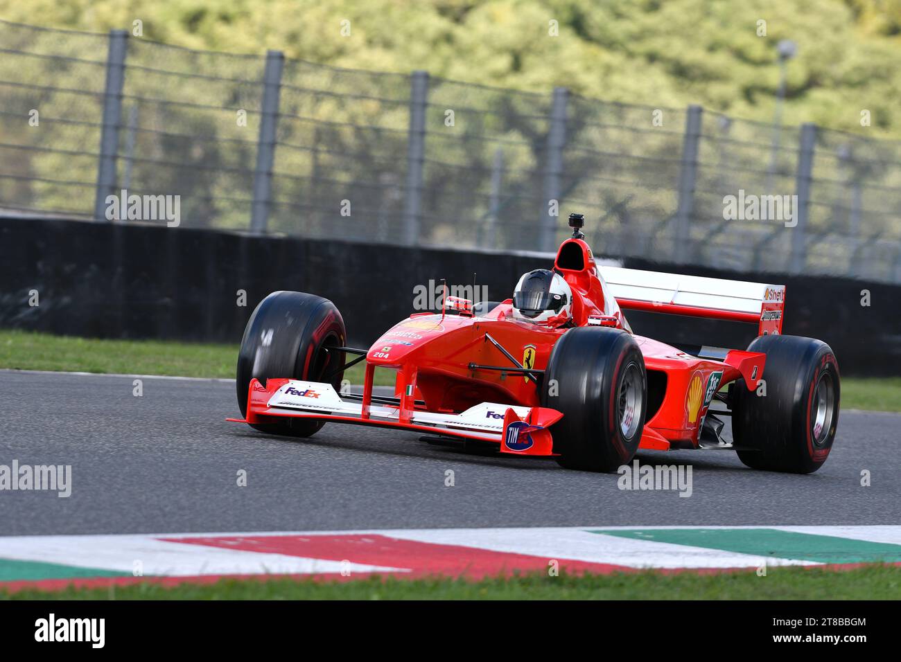 Scarperia, Mugello - 28 octobre 2023 : Ferrari F1-2000 année 2000 ex Michael Schumacher en action sur le circuit du Mugello lors des Ferrari World finals 202 Banque D'Images