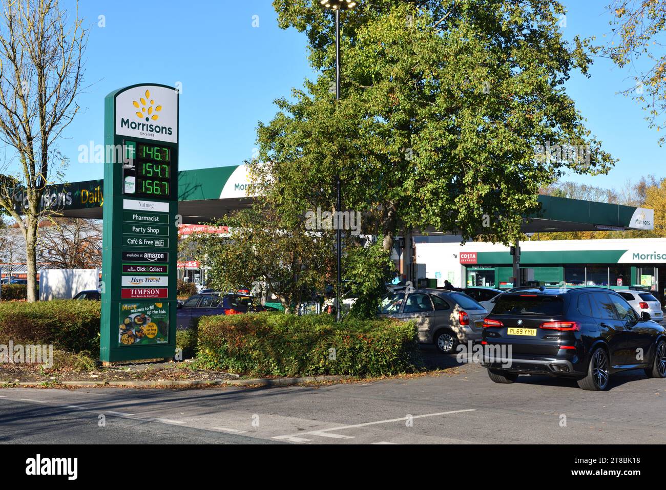 Station de carburant libre-service novembre 2023. Banque D'Images