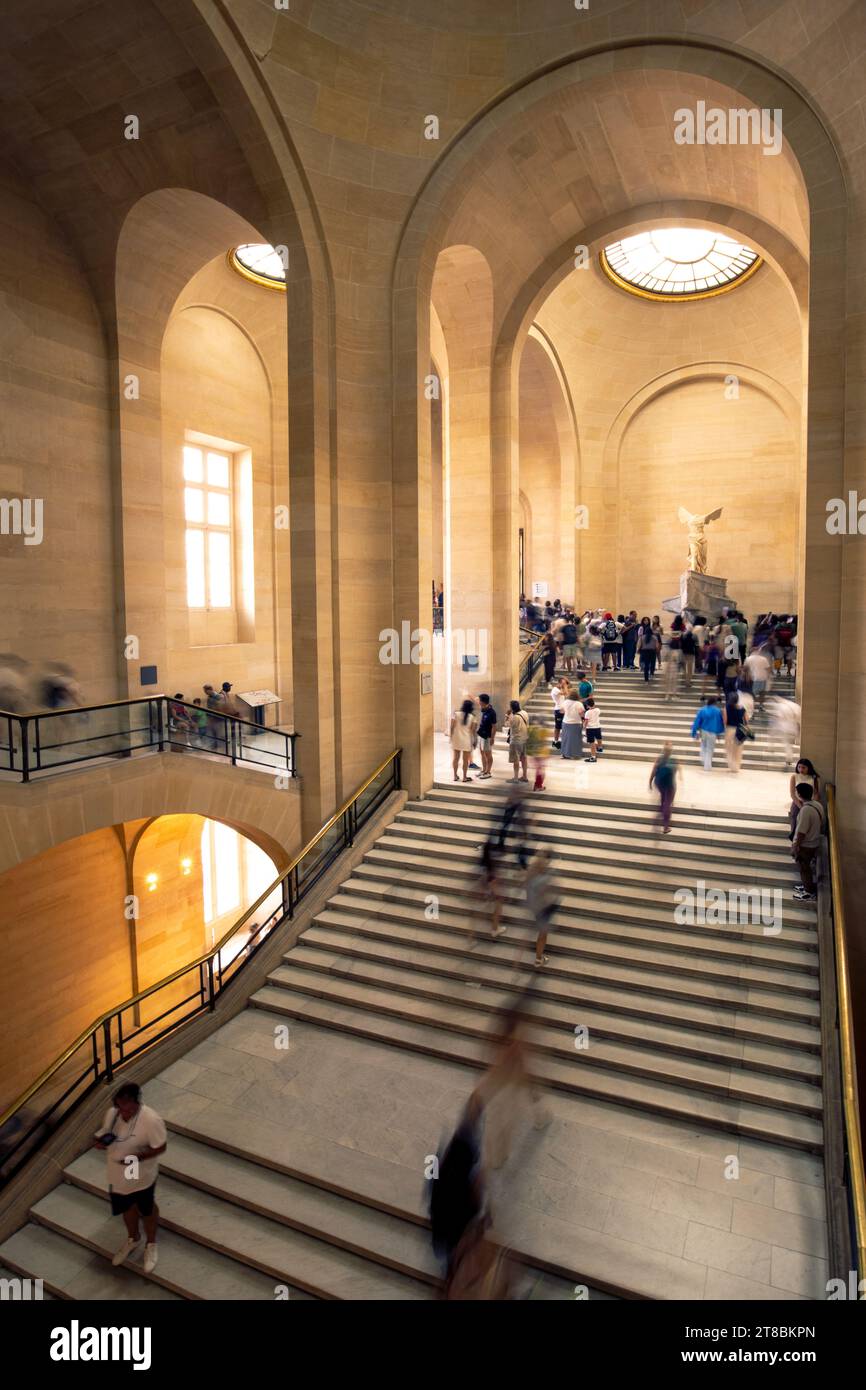 The winged victory of samothrace at the louvre museum Banque de