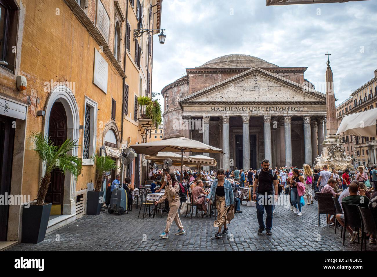 Le Panthéon un ancien temple romain à Rome Italie Banque D'Images