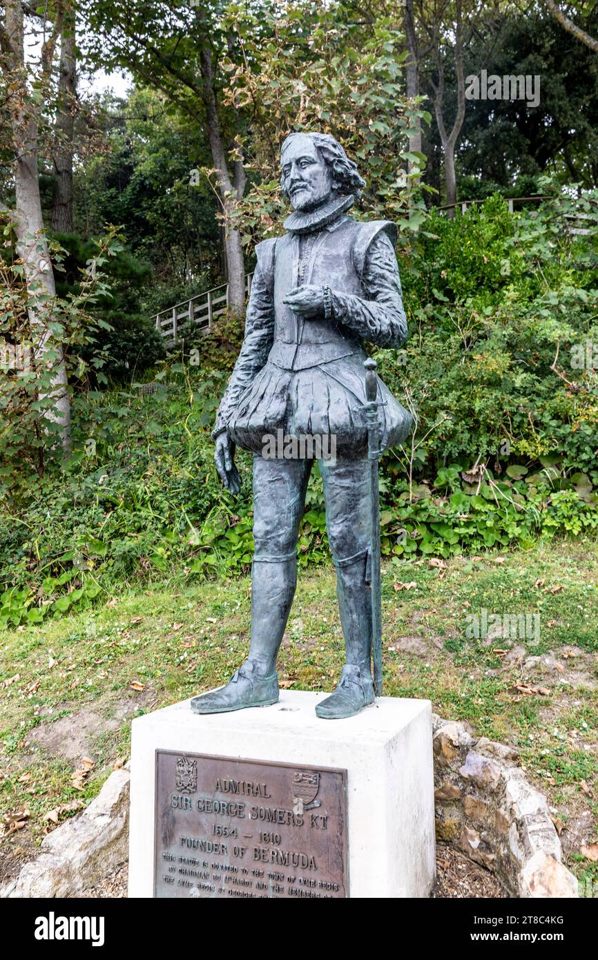 Lyme Regis, Dorset, Angleterre, statue de l'amiral Sir George Somers officier de marine Banque D'Images