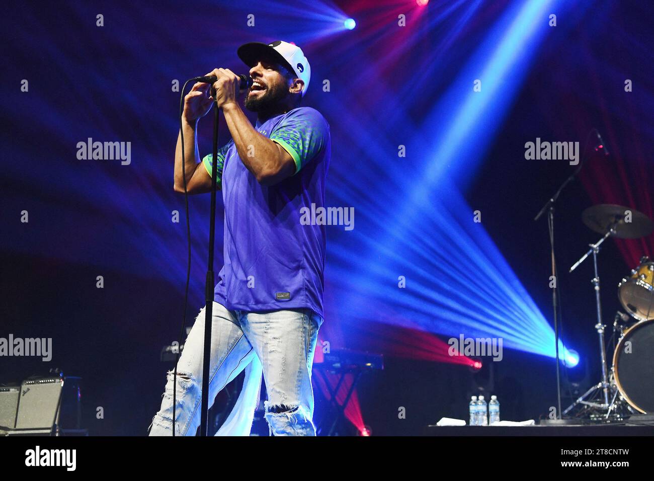 Rio de Janeiro, Brésil, 17 novembre 2023. Le chanteur Mitchell Brunings, du groupe de reggae The Wailers, lors d'un spectacle au qualitage, dans la ville de Banque D'Images