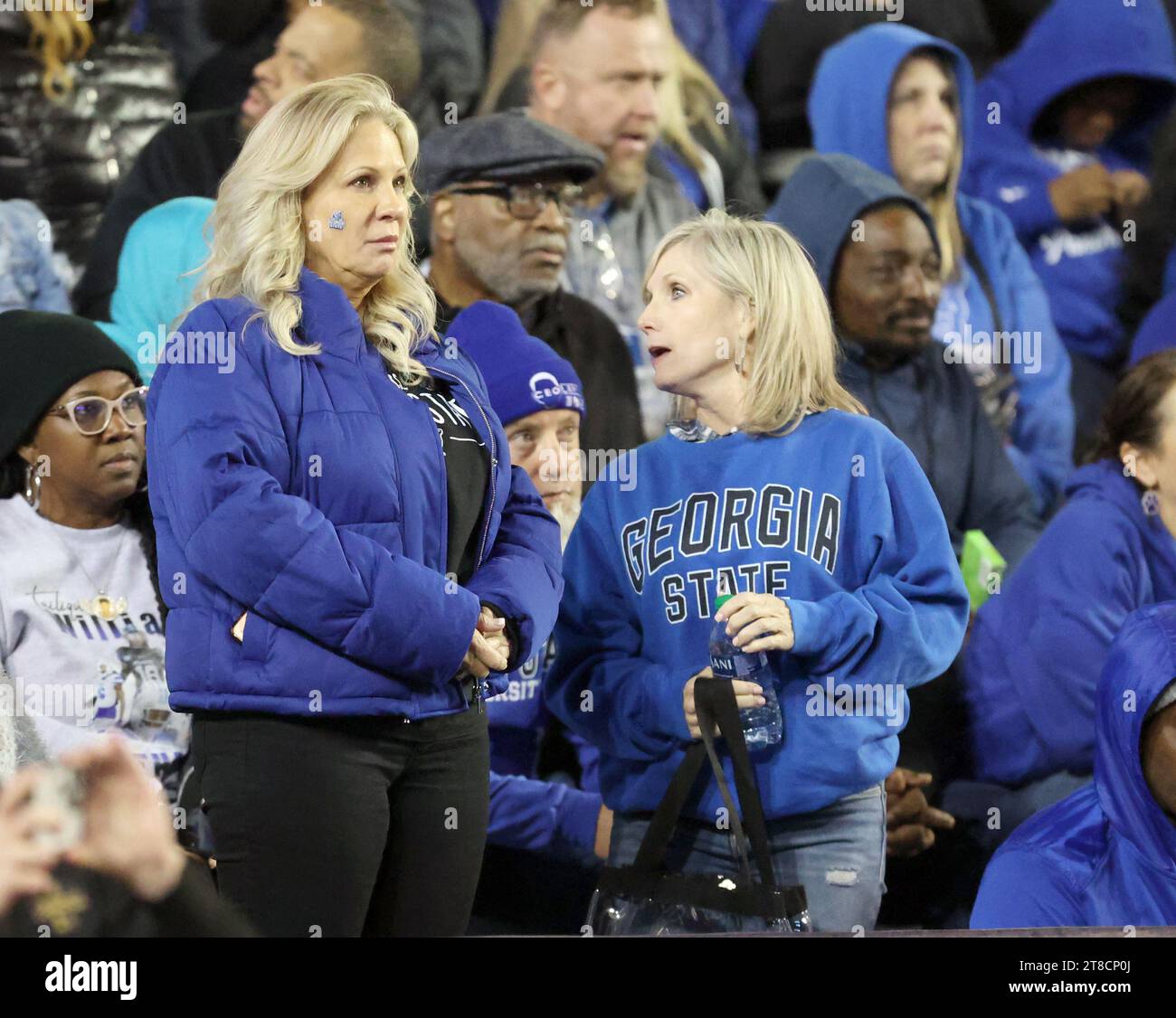 Baton Rouge, États-Unis. 18 novembre 2023. Les fans des Panthers de l'État de Géorgie soutiennent leur équipe lors d'un match de football universitaire au Tiger Stadium de Baton Rouge, Louisiane, le samedi 18 novembre 2023. (Photo de Peter G. Forest/Sipa USA) crédit : SIPA USA/Alamy Live News Banque D'Images