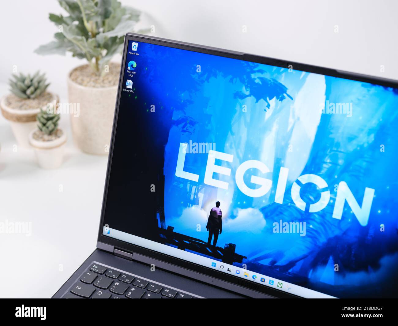 HCMC, VN - Lenovo Legion 5 pour un usage éditorial Banque D'Images