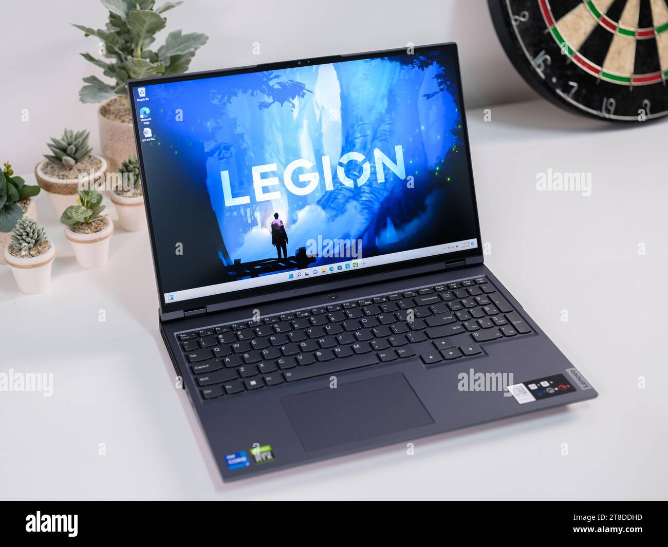HCMC, VN - Lenovo Legion 5 pour un usage éditorial Banque D'Images