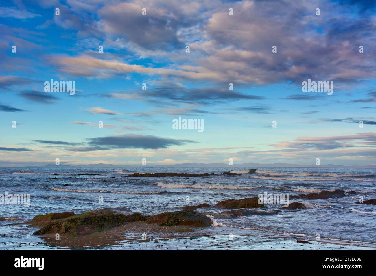 Lossiemouth Moray Coast Écosse la plage ouest un ciel et une mer de novembre Banque D'Images