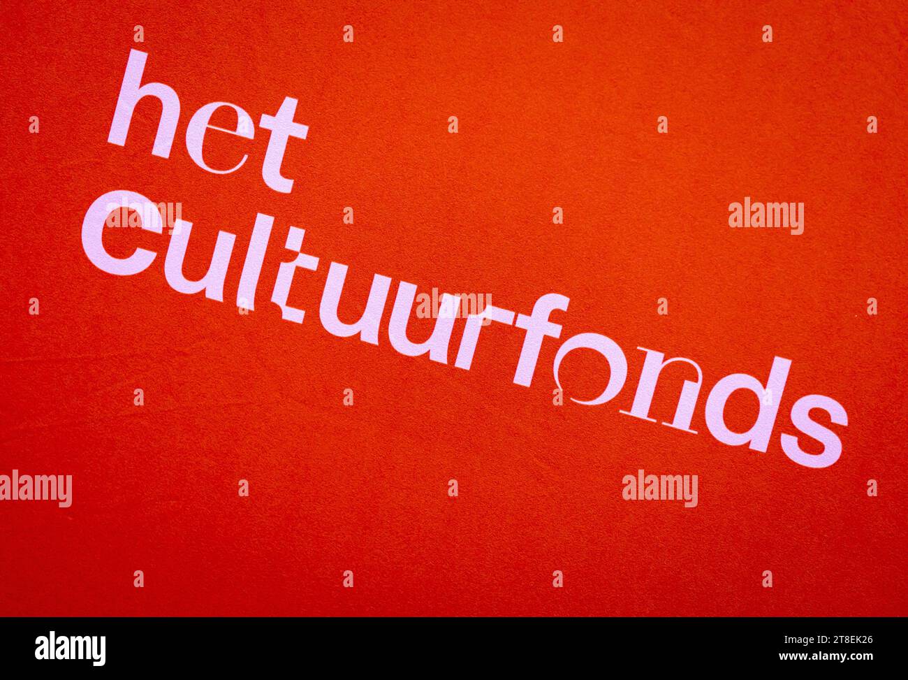 Rotterdam, pays-Bas. 20 novembre 2023. ROTTERDAM - le logo de Het Cultuurfonds lors de la remise du Prix Cultuurfonds 2023 au Theater Zuidplein à Female Economy. Women Economy reçoit le prix parce que, en tant que «pack de théâtre» autoproclamé, ils sont un excellent exemple de la manière dont la culture se connecte. ANP KOEN VAN WEEL netherlands Out - belgique Out Credit : ANP/Alamy Live News Banque D'Images