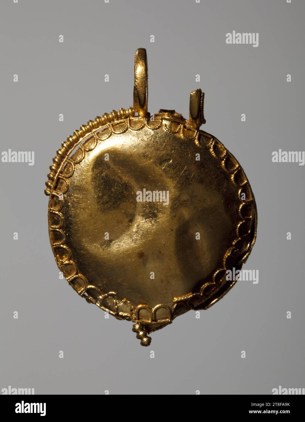 Médaillon d'amulette (bulla), 400 BC - 300 BC, amulette, bijoux, Goldsmith Art, Silversmith Art, étrusque (720 BC - 89 Banque D'Images