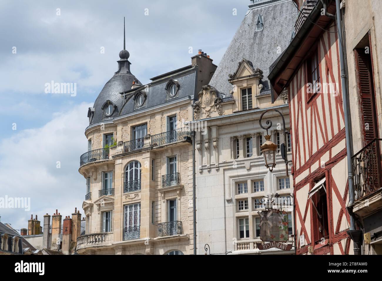 façade avant du bâtiment français Banque D'Images