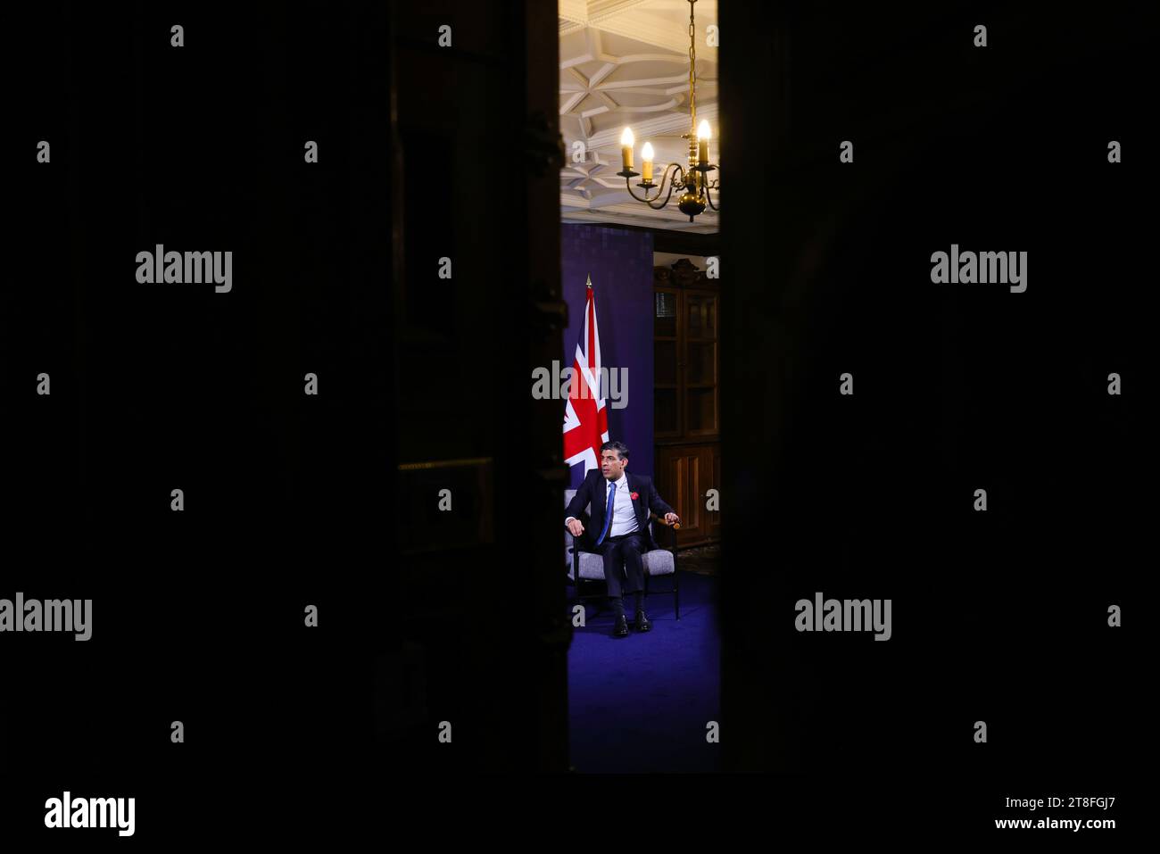 BLETCHLEY PARK, BUCKINGHAMSHIRE, ANGLETERRE, Royaume-Uni - 02 novembre 2023 - le Premier ministre du Royaume-Uni, le Premier ministre Rishi Sunak, s'entretient avec Kamala Harris à la fin de la conférence Banque D'Images