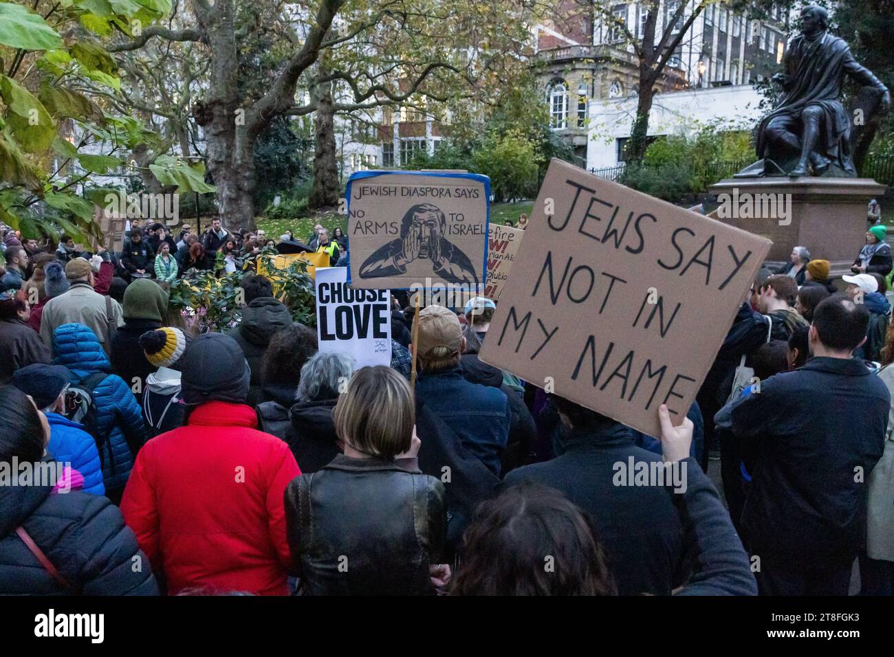 Londres, RoyaumeUni. 19 novembre 2023. Des centaines de membres de la communauté juive