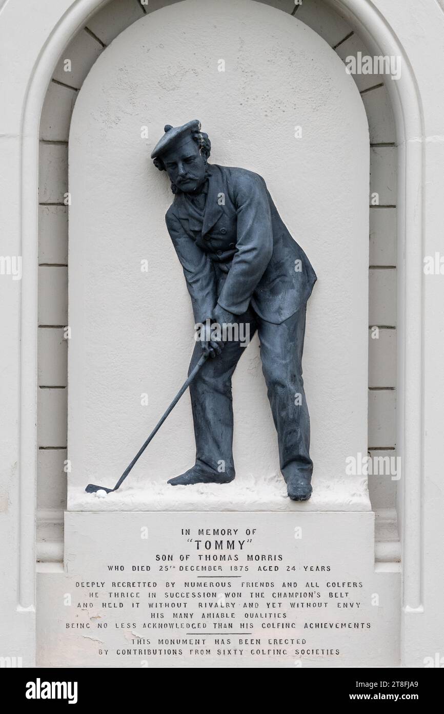 Tommy Morris (Young Tom Morris) tombe du golfeur, cathédrale St Andrews, St Andrews, Écosse, Royaume-Uni Banque D'Images