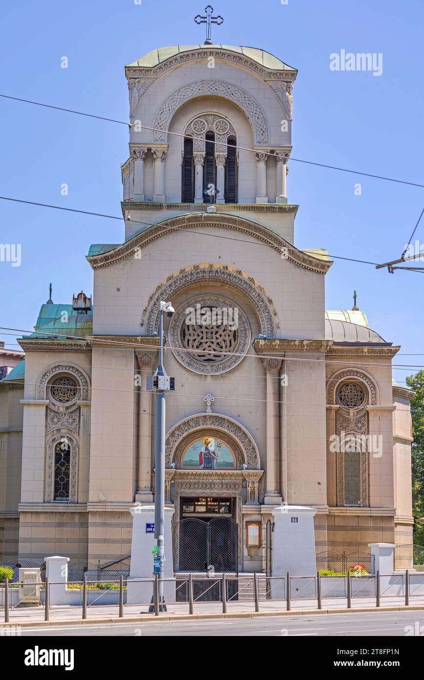 Belgrade, Serbie - 13 août 2023 : Église orthodoxe serbe Saint Alexandar Nevsky, rue Cara Dusana, dans la capitale, jour d'été. Banque D'Images