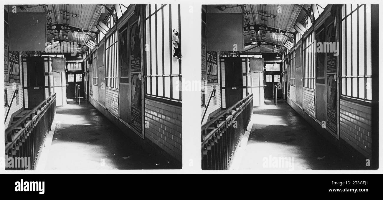 Billetterie de métro Bel-Air, 12e arrondissement, Paris, photographe, entre 1927 et 1935, Arts graphiques, Photographie, plaque de verre photographique, vue stéréoscopique, Paris, Dimensions - travail : hauteur : 5,4 cm, largeur : 12,2 cm, Dimensions - montage :, hauteur : 6 cm, largeur : 12,9 cm Banque D'Images