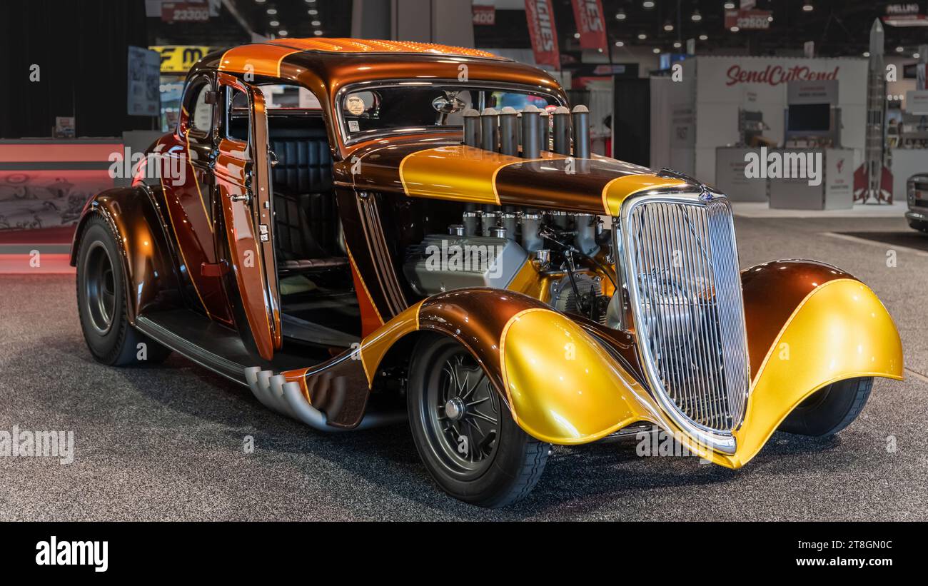 LAS VEGAS, NV/États-Unis - 2 NOVEMBRE 2023 : coupé Ford 1934 à 5 fenêtres. Constructeur South City Rod & Custom, Specialty Equipment Market Association (SEMA). Banque D'Images