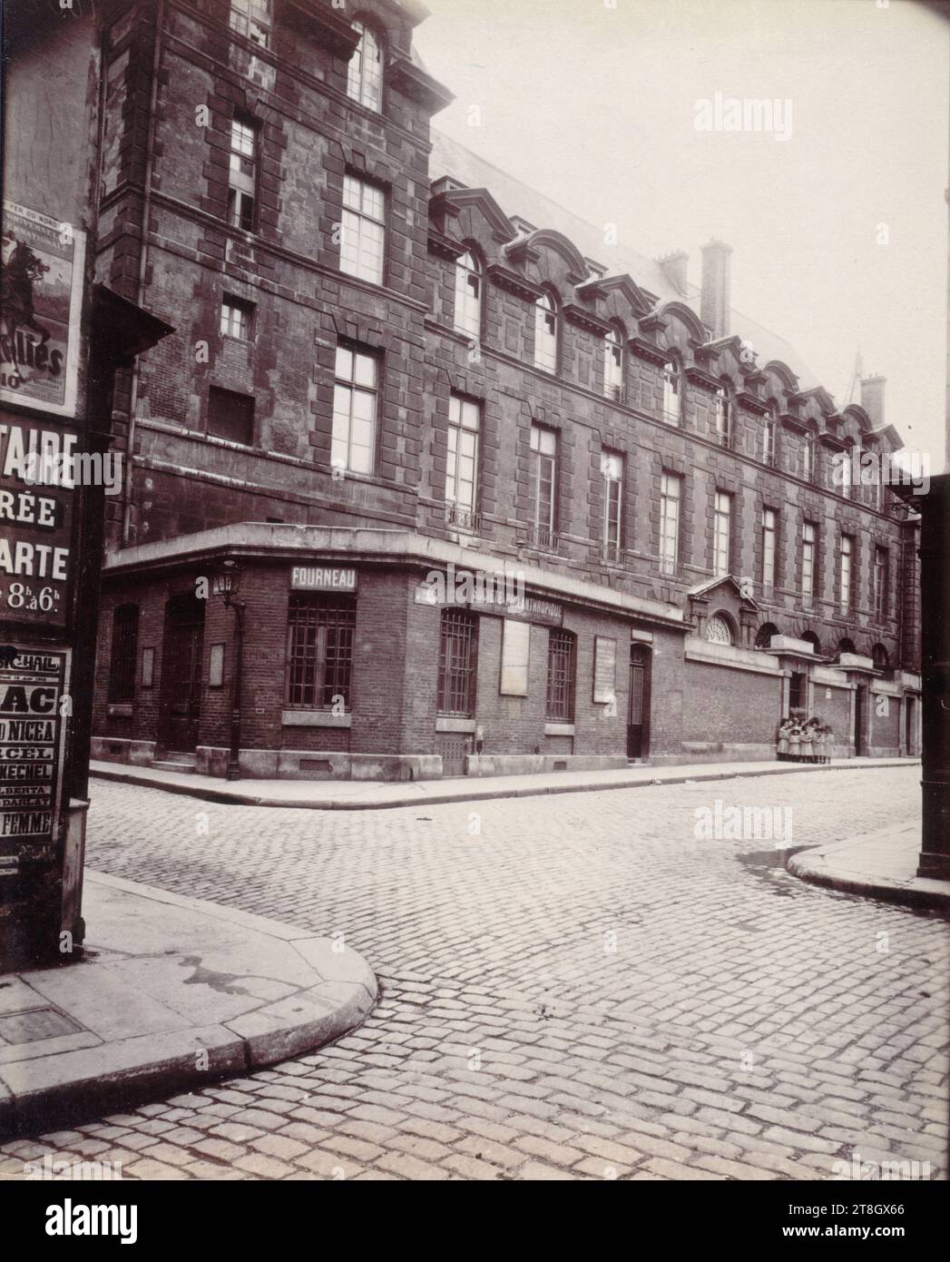 Palais abbatial de Saint-Germain-des-Prés, 3 rue de l'Abbaye, vue depuis la rue de Bourbon-le-Château, 6e arrondissement, Paris, Atget, Eugène (Jean Eugène Auguste Atget), photographe, en 1910, Photographie, Arts graphiques, photographie, tirage albumen, Dimensions - oeuvre : hauteur : 21,8 cm, largeur : 17,8 cm Banque D'Images